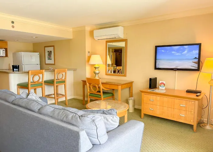 Ilikai Apt 308 - Spacious Studio With Stunning Ocean & Harbor Views
