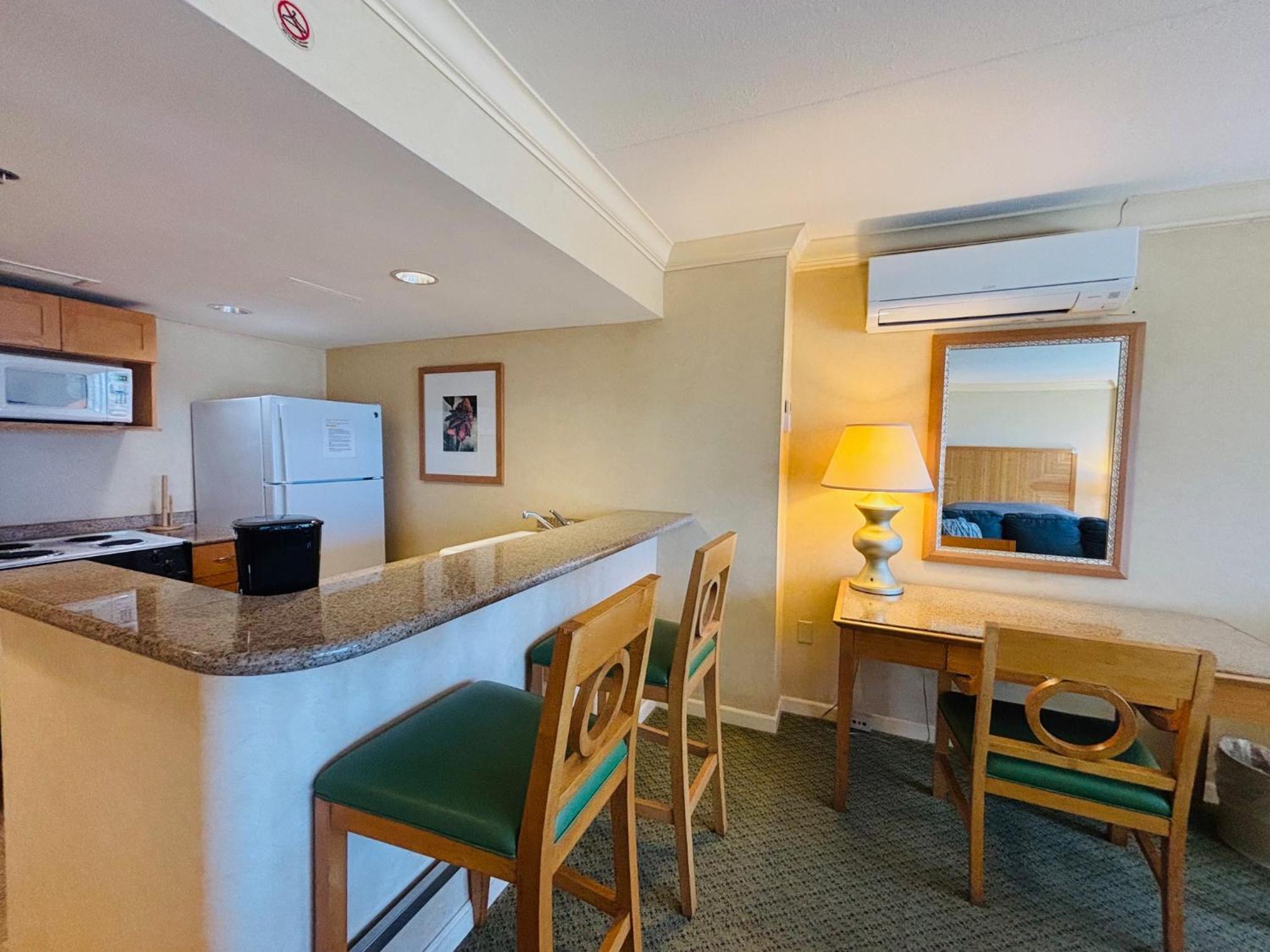 Ilikai 308 - Spacious With Stunning Ocean & Harbor Views * Honolulu